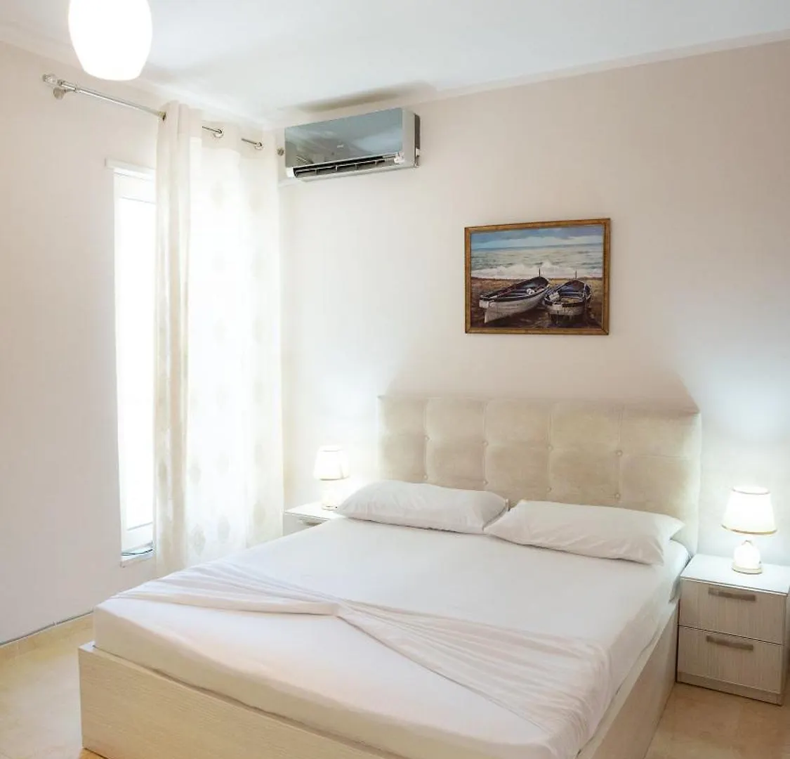 Sea View Apartement Durrës Appartamento